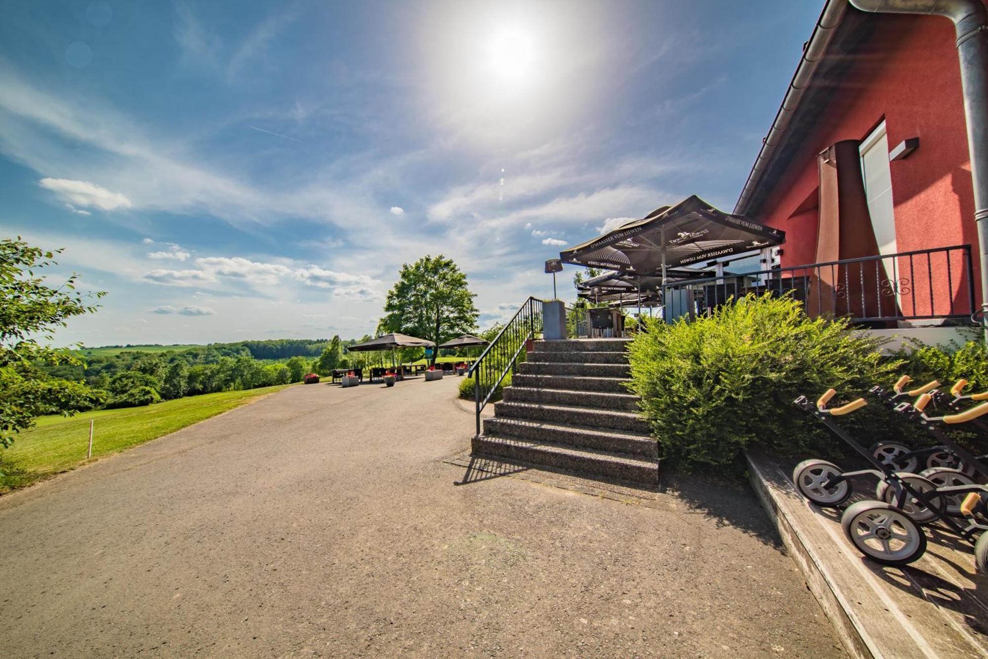L'Hotel Et Restaurant Du Golf De Clervaux Eselborn Zewnętrze zdjęcie