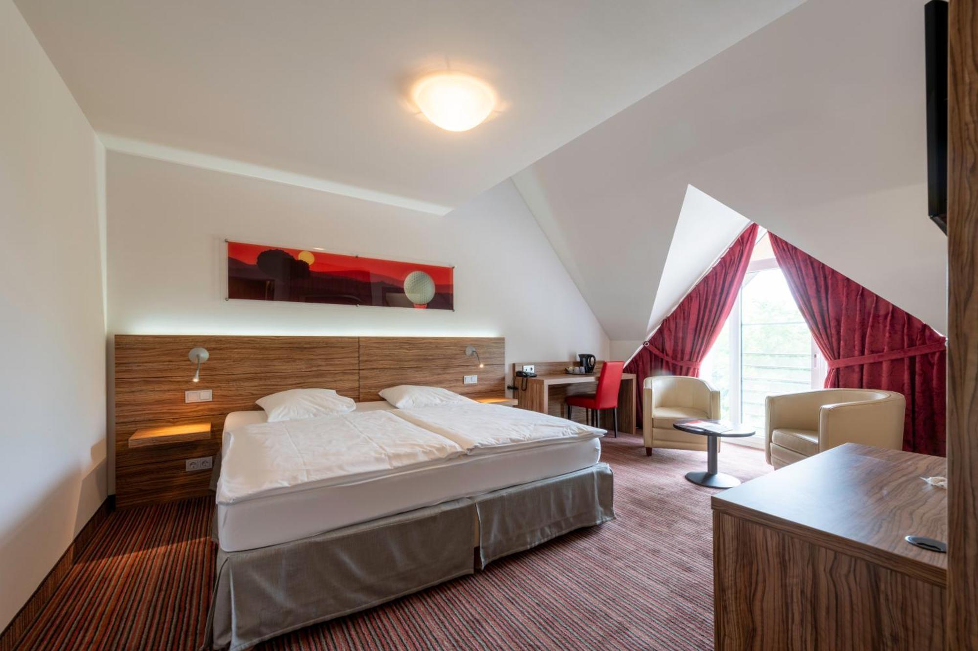 L'Hotel Et Restaurant Du Golf De Clervaux Eselborn Zewnętrze zdjęcie